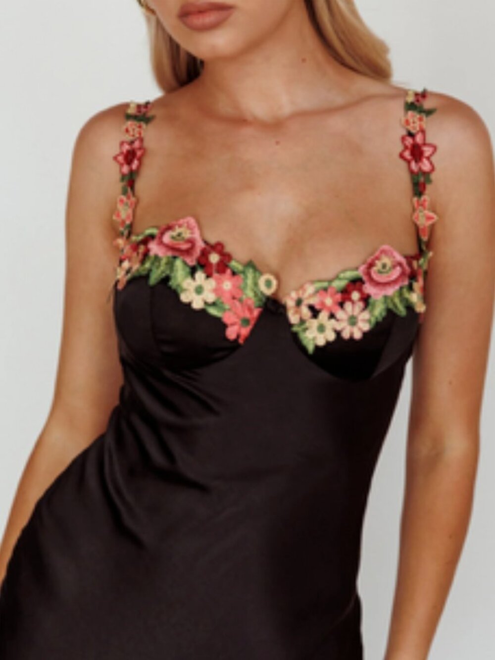 Selfie Leslie Rose Garden Floral Appliqué Midi Maxi Dress Black Satin Medium NWT